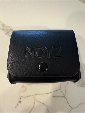Noyz AirPods case